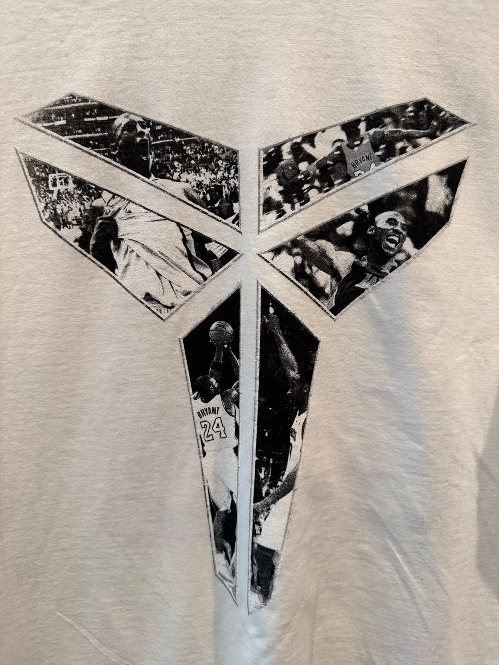 Nike White Men's Short-Sleeve Graphic Kobe Logo Tee